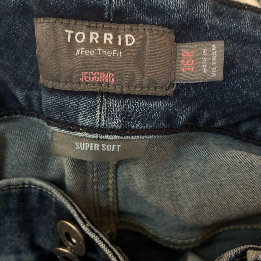 Torrid Super Soft Dark Blue Jeggings Plus sized Stretch Size 16 - Picture 2 of 9